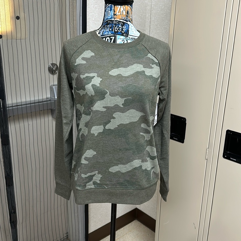 Sweatshirt